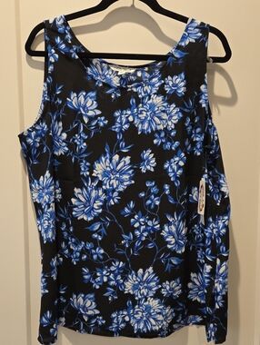 The Pioneer Woman Black Tank with Blue Floral Print